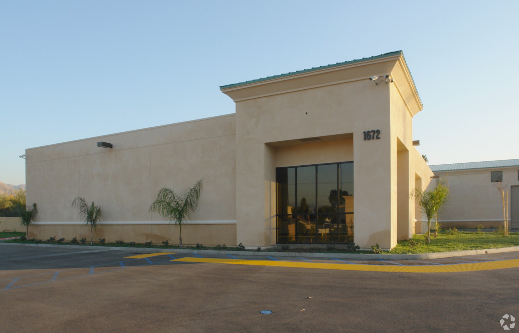 1672 Palmyrita Ave, Riverside, CA à vendre Photo principale– Image 1 sur 5