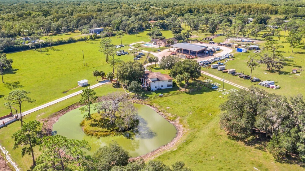 3724 Hickory Tree Rd, Saint Cloud, FL à vendre - Photo de l’immeuble – Image 2 sur 4