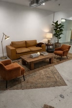 8322 Beverly Blvd, Los Angeles, CA à louer Photo intérieure– Image 1 sur 7