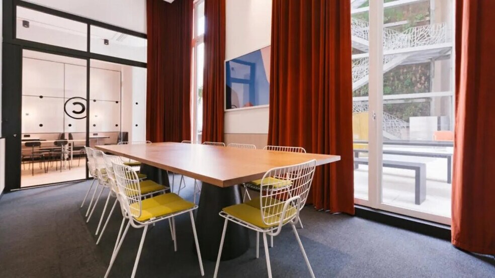 92-98 Avenue Des Champs Elysées, Paris à louer - Photo de l’immeuble – Image 3 sur 5