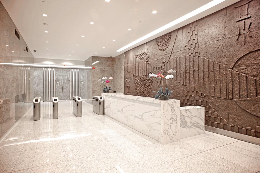 655 Third Ave, New York, NY à louer - Hall d’entrée – Image 3 sur 6