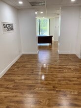 15720 Ventura Blvd, Encino, CA à louer Photo intérieure– Image 1 sur 6
