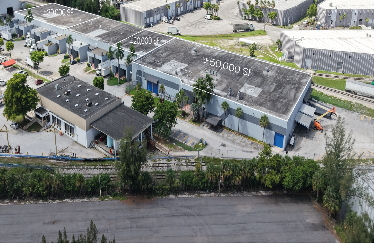 9970 NW 89th Ct, Medley, FL à louer Photo principale– Image 1 sur 13