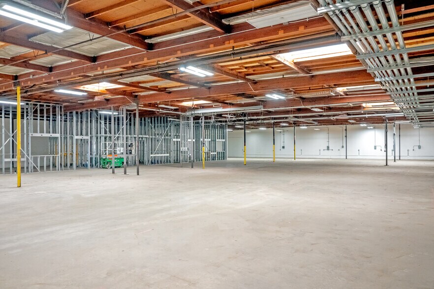 13340 Raymer St, North Hollywood, CA à vendre - Photo de l’immeuble – Image 3 sur 4