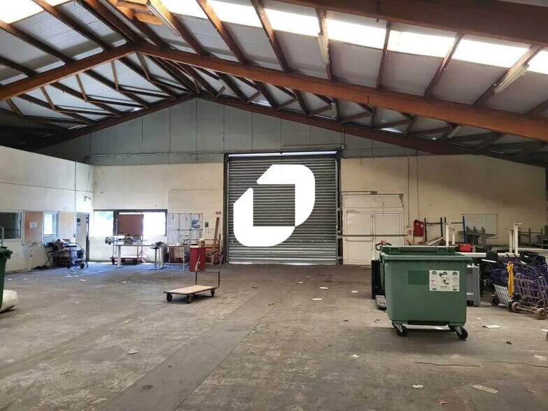 Bureau dans Gradignan à louer - Photo de l’immeuble – Image 3 sur 9