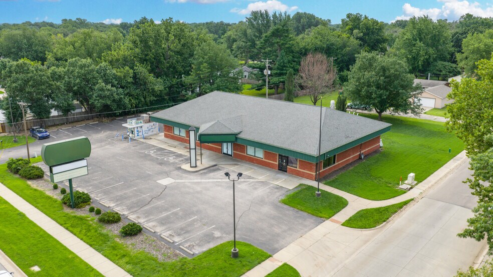 521 W Grand Ave, Haysville, KS à louer - Photo de l’immeuble – Image 3 sur 10