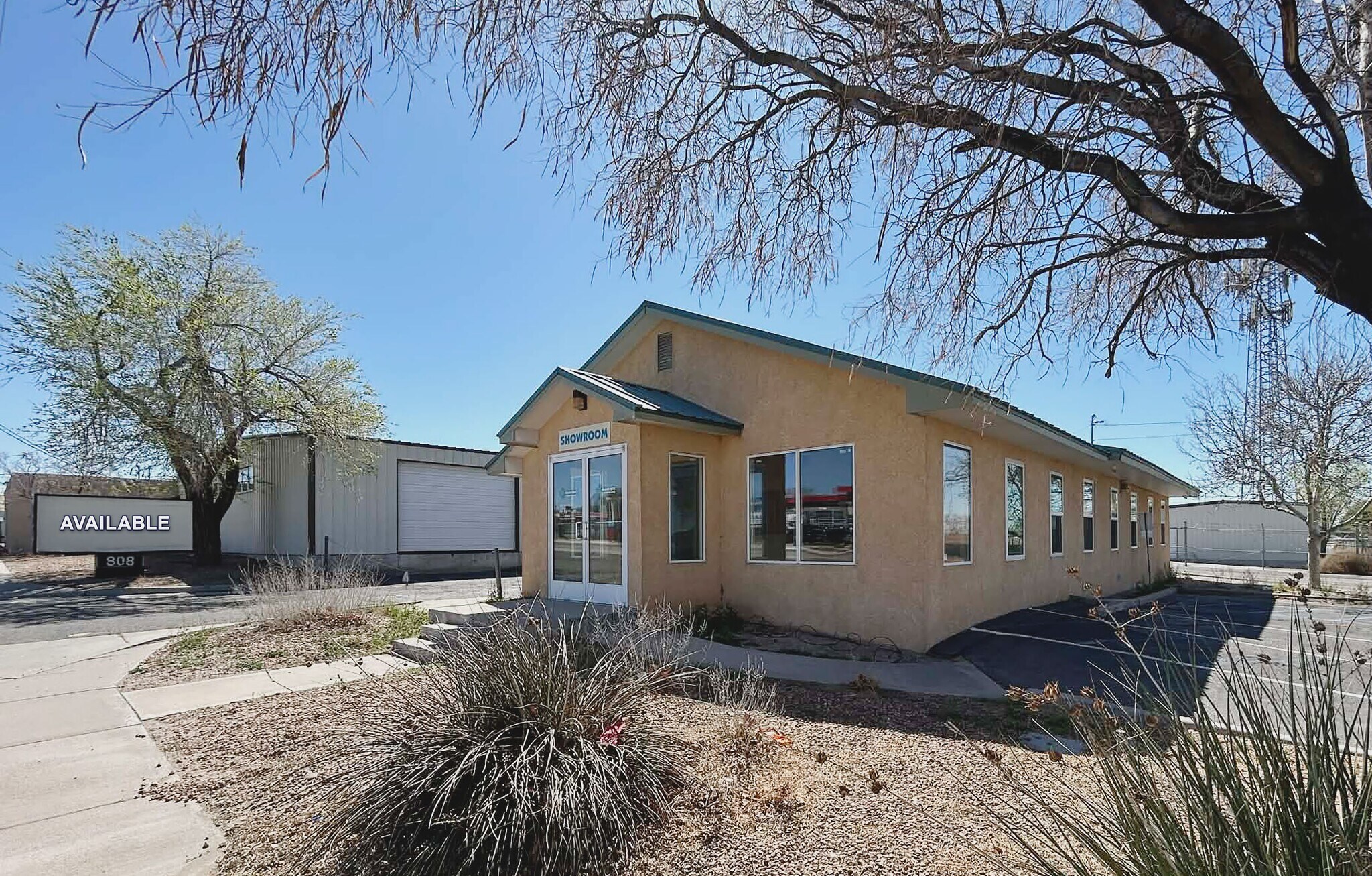 808 Gibson Blvd SE, Albuquerque, NM à louer Photo principale– Image 1 sur 7