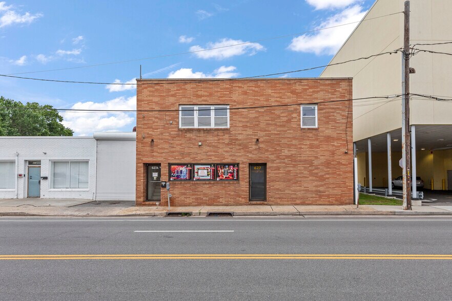 625-633 W Merrick Rd, Valley Stream, NY à louer - Photo de l’immeuble – Image 3 sur 11