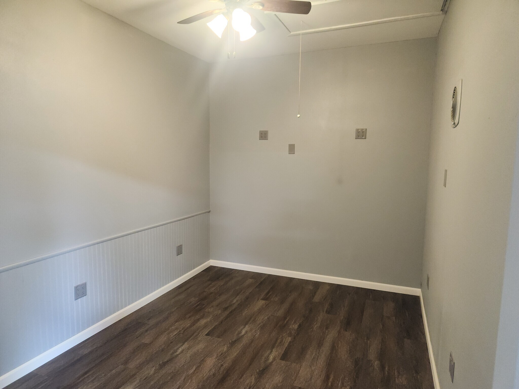 N91W16356 Pershing Ave, Menomonee Falls, WI à louer Photo de l’immeuble– Image 1 sur 7