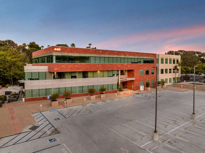 440 Stevens Ave, Solana Beach, CA à louer - Photo de l’immeuble – Image 2 sur 12
