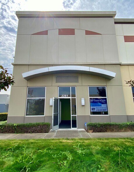 2261 Harbor Bay Pky, Alameda, CA à vendre - Photo de l’immeuble – Image 2 sur 15