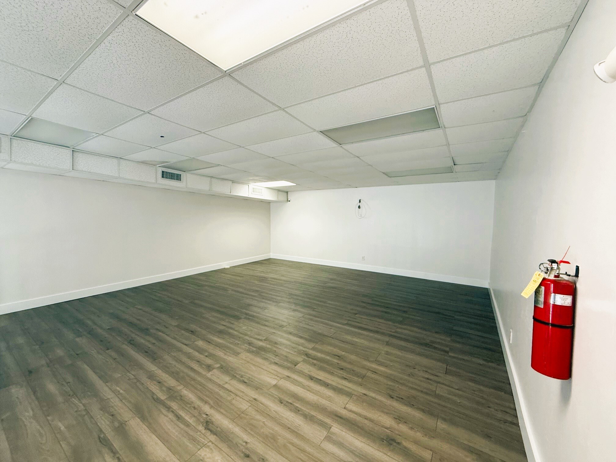 1085 Business Ln, Naples, FL à louer Photo intérieure– Image 1 sur 11