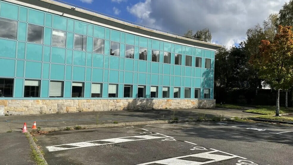 Bureau dans Ploumagoar à louer - Photo de l’immeuble – Image 2 sur 15