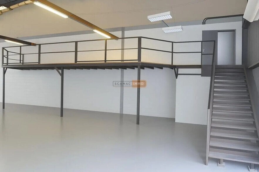Local d’activités dans Le Muy à louer - Photo intérieure – Image 2 sur 8