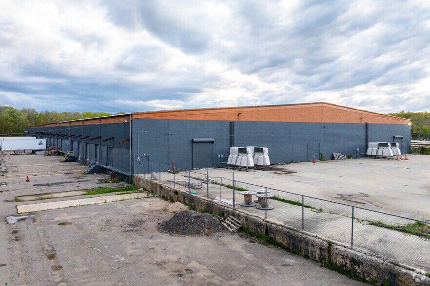 208 North St, Foxborough, MA à louer - Photo de l’immeuble – Image 1 sur 27