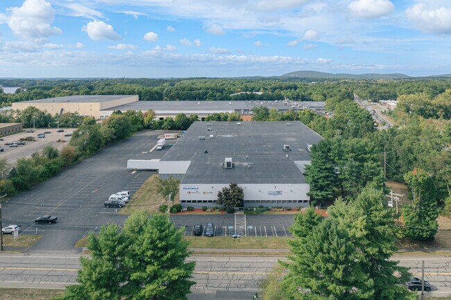 Plus de détails pour 5 Dan Rd, Canton, MA - Industriel/Logistique à louer