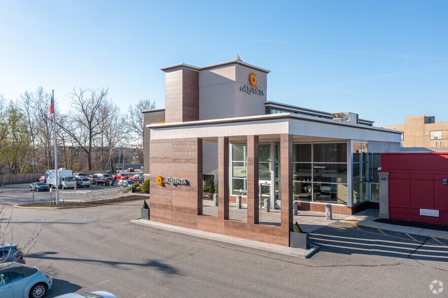 265 Route 3 East, Clifton, NJ à louer - Photo de l’immeuble – Image 3 sur 5