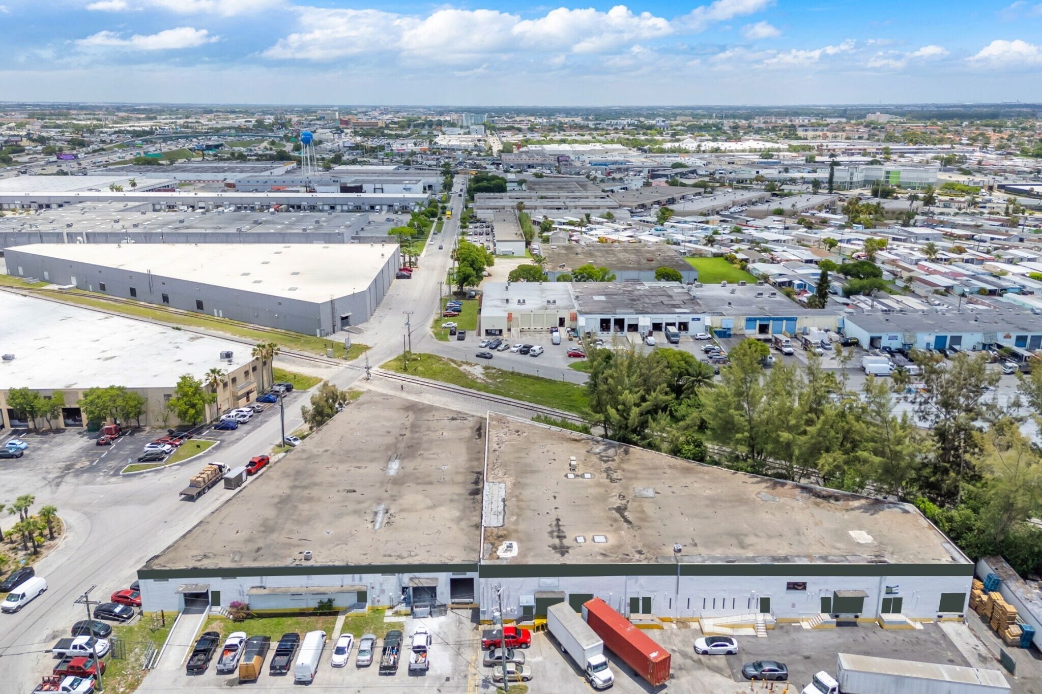 7361-7391 NW 78th St, Medley, FL à louer Photo de l’immeuble– Image 1 sur 13