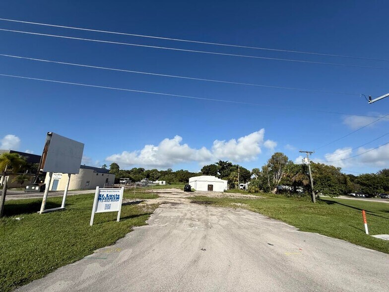 4651 S Us-1 Hwy, Fort Pierce, FL à vendre - Photo de l’immeuble – Image 2 sur 4