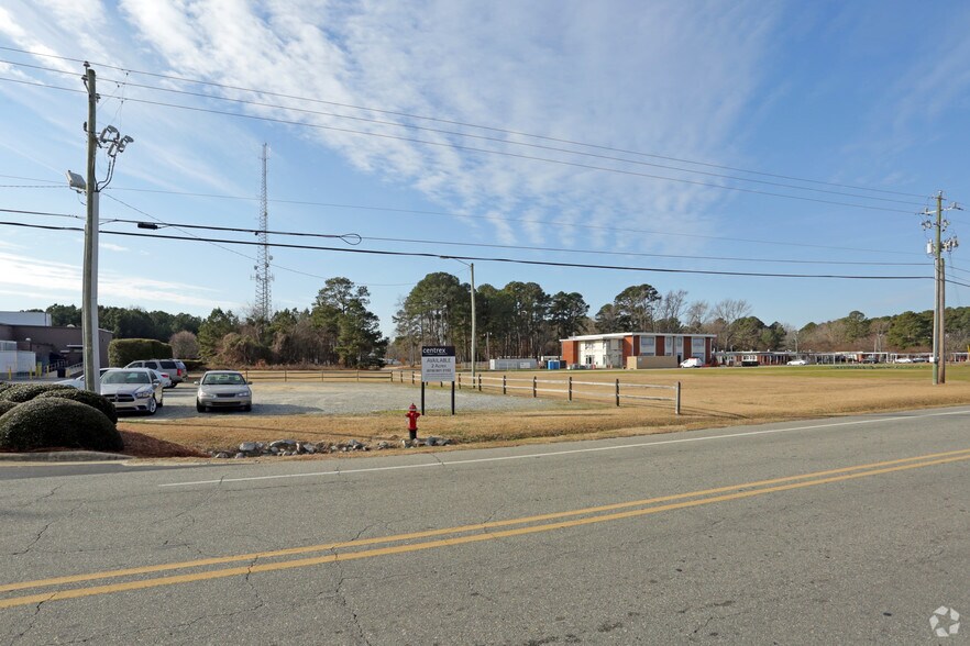 Corporate Dr, Goldsboro, NC à louer - Photo de l’immeuble – Image 2 sur 3