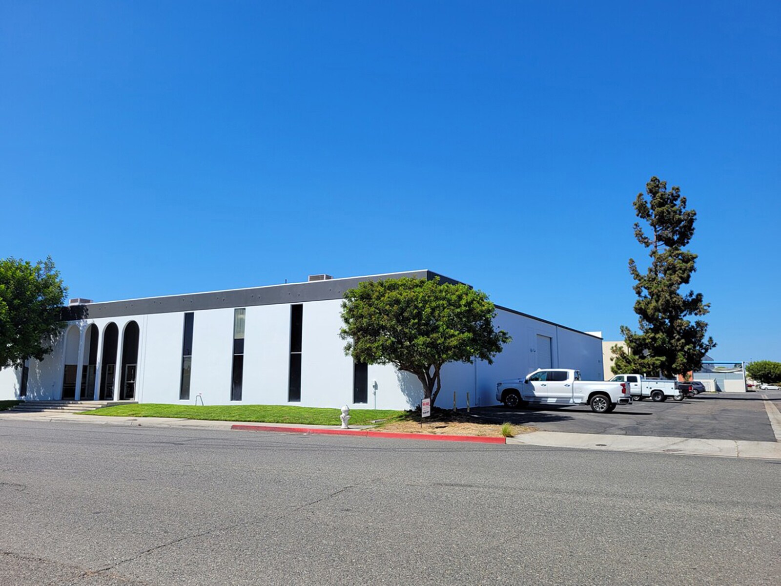 11135 Condor Ave, Fountain Valley, CA à louer Photo principale– Image 1 sur 6