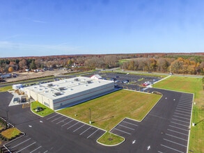 4331 Middle Country Rd, Calverton, NY à louer Photo intérieure– Image 2 sur 2