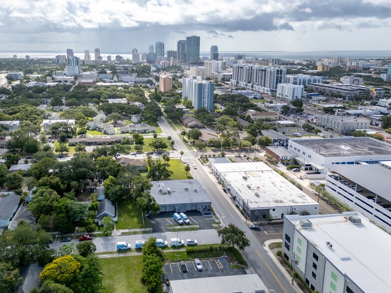 211 14th St N, Saint Petersburg, FL à vendre - Photo de l’immeuble – Image 3 sur 25