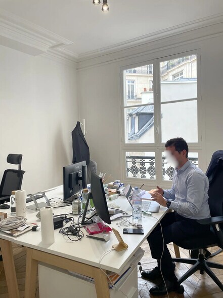 136 Rue Du Faubourg Saint-Honoré, Paris à louer - Photo de l’immeuble – Image 3 sur 9