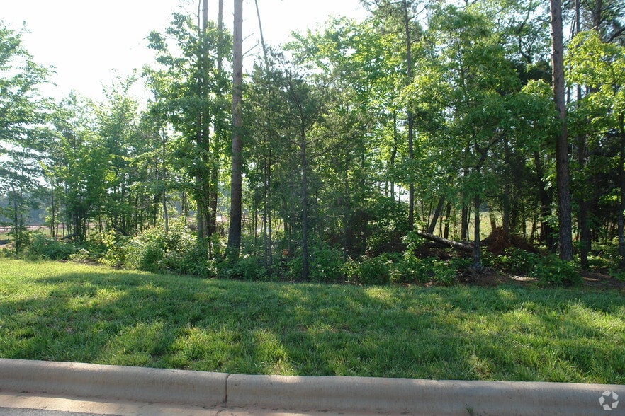 Five Outparcels on Fairfield Forest Road portefeuille de 5 biens à vendre sur LoopNet.fr - Photo principale – Image 1 sur 5