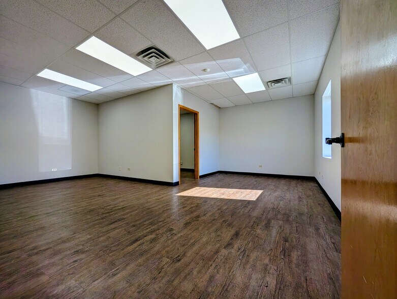 15507 S Route 59, Plainfield, IL à louer - Photo de l’immeuble – Image 3 sur 21