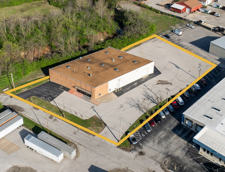 575 Fee Fee Rd, Maryland Heights, MO à louer - Photo de l’immeuble – Image 3 sur 5