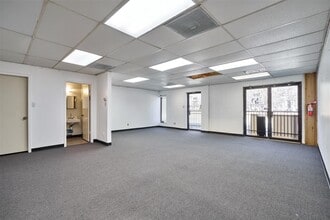 1300 S Frazier St, Conroe, TX à louer Photo intérieure– Image 2 sur 18