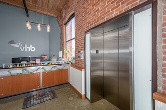 1 Cedar St, Providence, RI à louer Photo intérieure– Image 1 sur 8