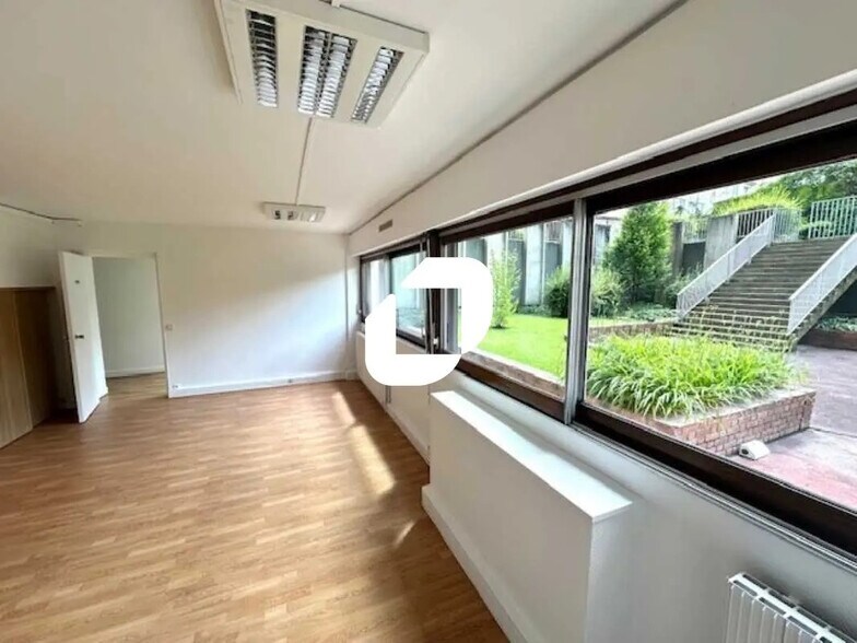 Bureau dans Paris à louer - Photo de l’immeuble – Image 2 sur 7