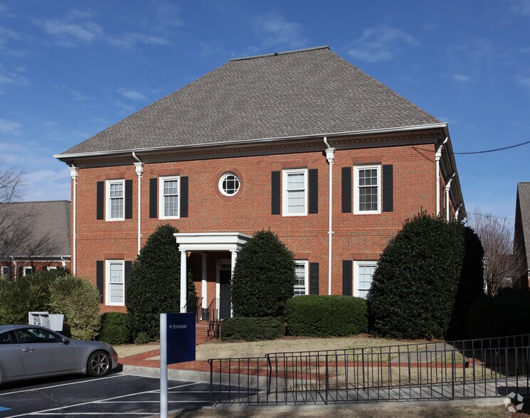 2406 Mount Vernon Rd, Dunwoody, GA à louer - Photo de l’immeuble – Image 3 sur 11