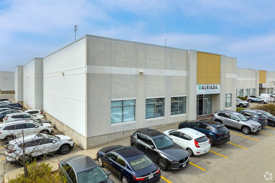 2820 Argentia Rd, Mississauga, ON à louer - Photo de l’immeuble – Image 2 sur 4
