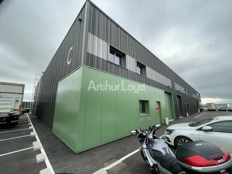 Industriel/Logistique dans Reims à louer - Photo de l’immeuble – Image 2 sur 4