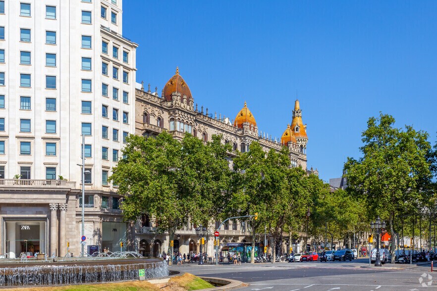 Passeig de Gràcia, 6, Barcelone, Barcelona à louer - Photo de l’immeuble – Image 3 sur 6
