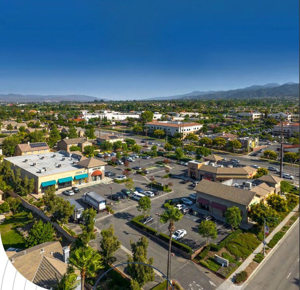 175 E Ontario Ave, Corona, CA à louer - Photo de l’immeuble – Image 2 sur 13