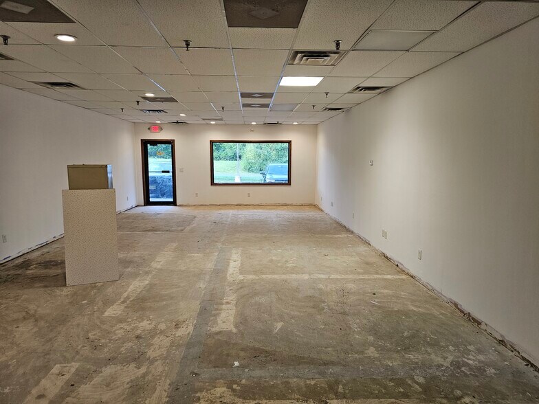 154 Adamsville Rd, Bridgewater, NJ à louer - Photo intérieure – Image 3 sur 5