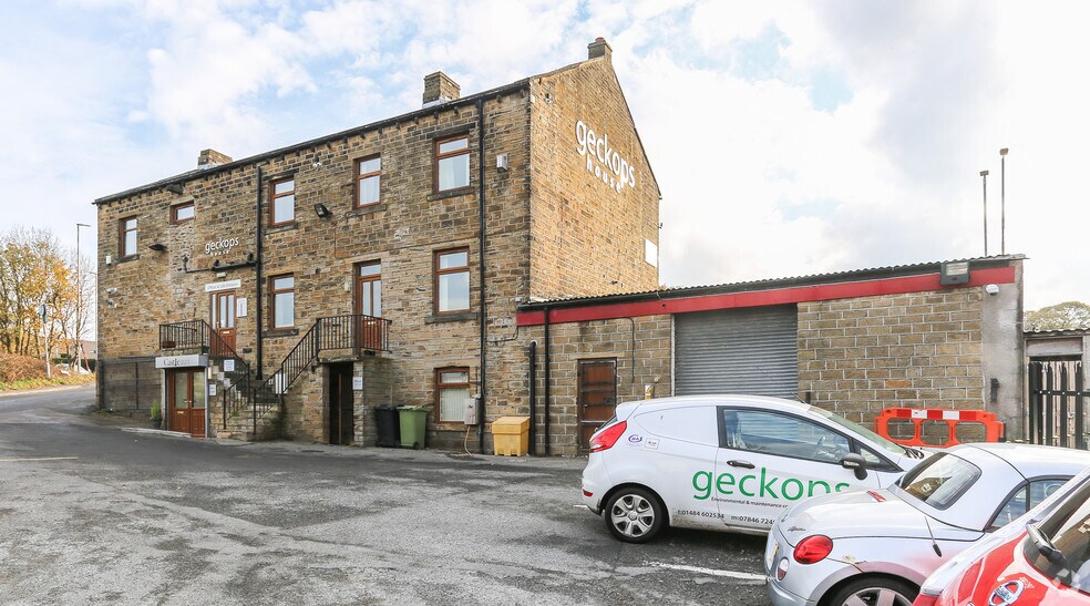 291 Wakefield Rd, Huddersfield à louer - Photo de l’immeuble – Image 2 sur 6