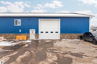 Plus de détails pour 1416 Industry Dr, Traverse City, MI - Industriel/Logistique à louer