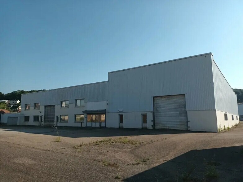 Local d’activités dans Gruchet-le-Valasse à louer - Photo de l’immeuble – Image 1 sur 6
