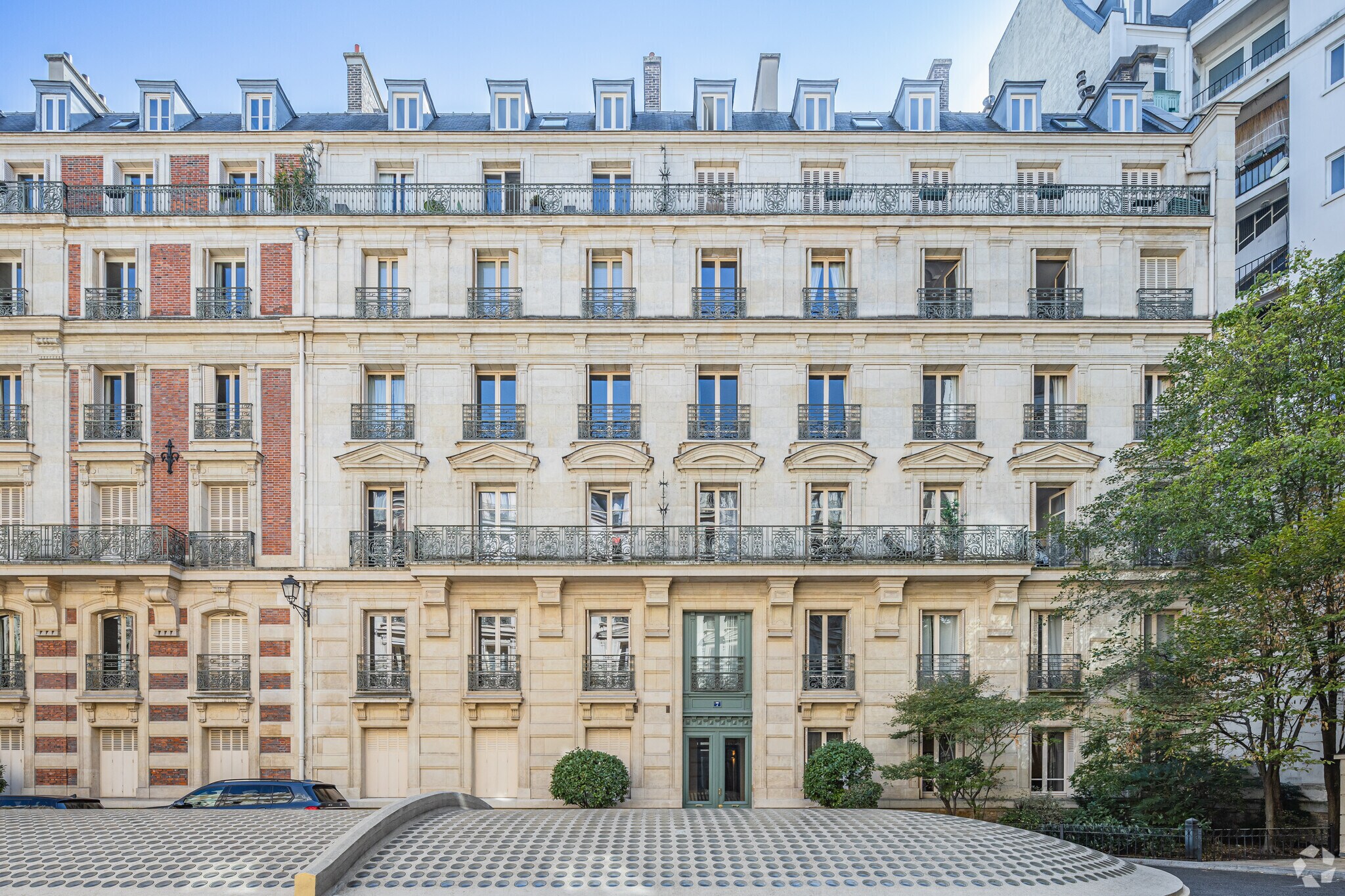 Square Du Roule, Paris à louer Photo principale– Image 1 sur 4
