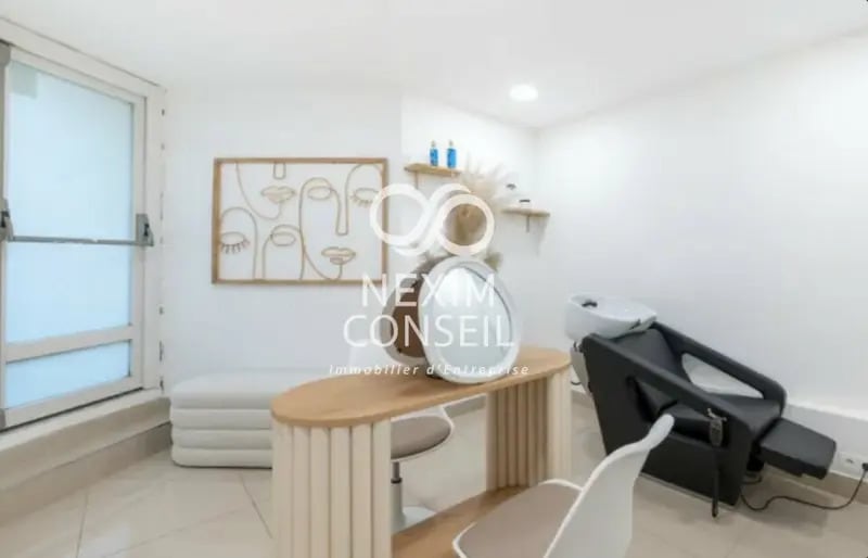 Bureau dans Suresnes à vendre - Photo intérieure – Image 3 sur 17