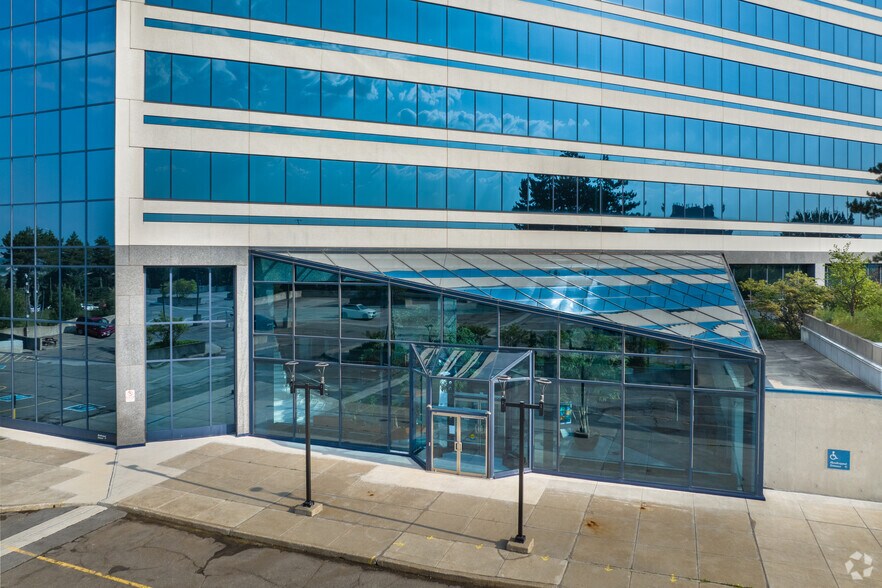 2920 Matheson Blvd E, Mississauga, ON à louer - Photo de l’immeuble – Image 3 sur 5