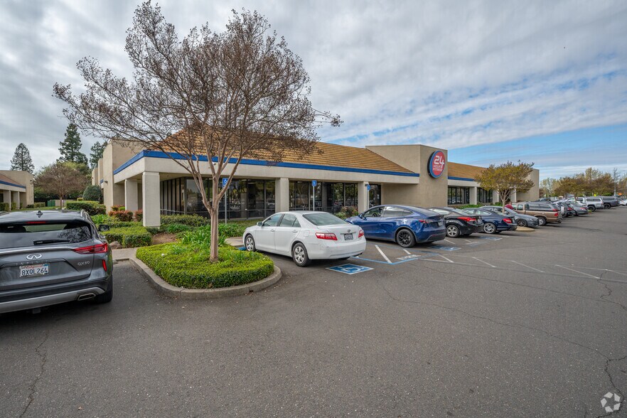 9500 Micron Ave, Sacramento, CA à louer - Photo de l’immeuble – Image 2 sur 8