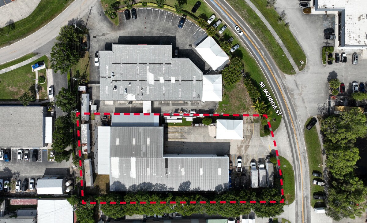 2440 Monroe St, Stuart, FL à louer Photo principale– Image 1 sur 15