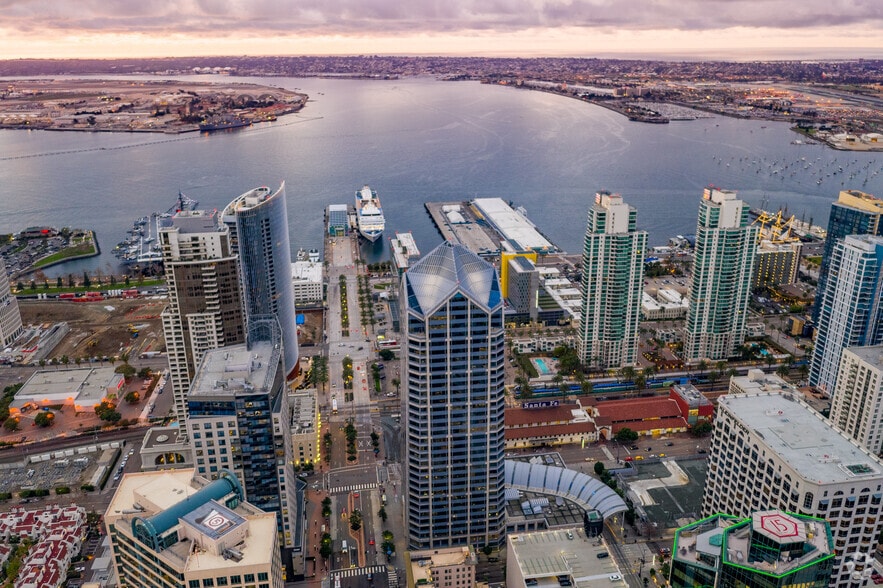 600 W Broadway, San Diego, CA à louer - Aérien – Image 2 sur 28