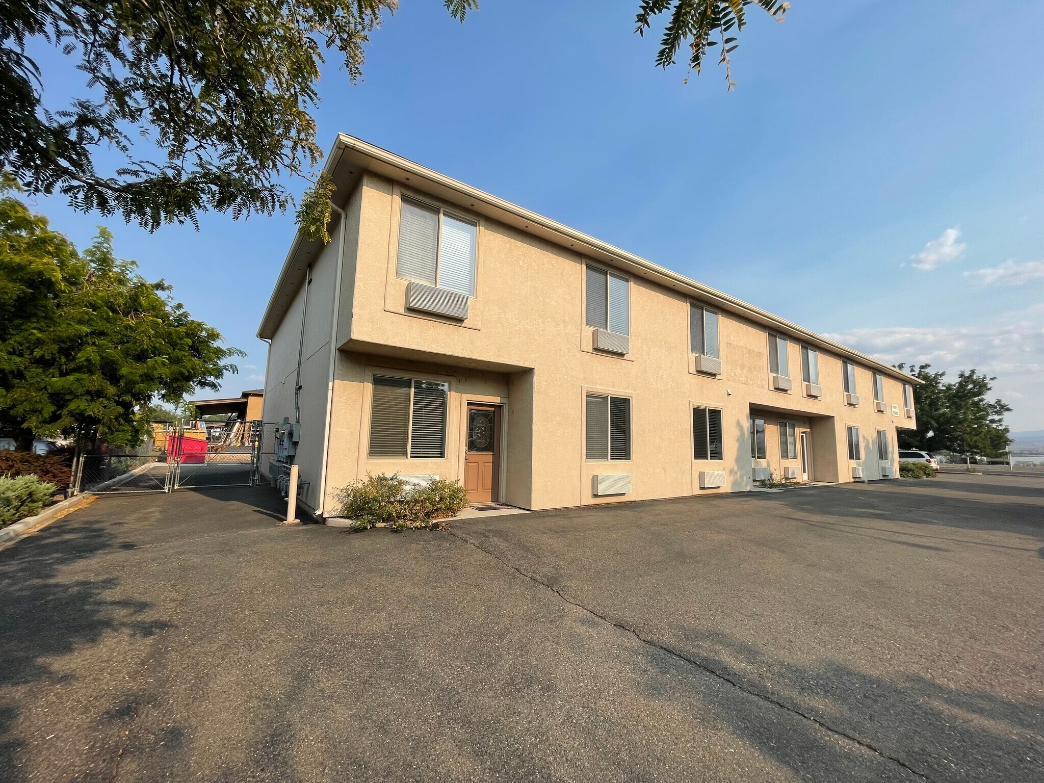 560 S Commercial Dr, Grand Junction, CO à louer Photo principale– Image 1 sur 19